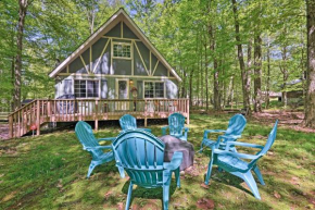 Cozy Poconos Chalet with Fire Pit and Spacious Deck! Pocono Pines